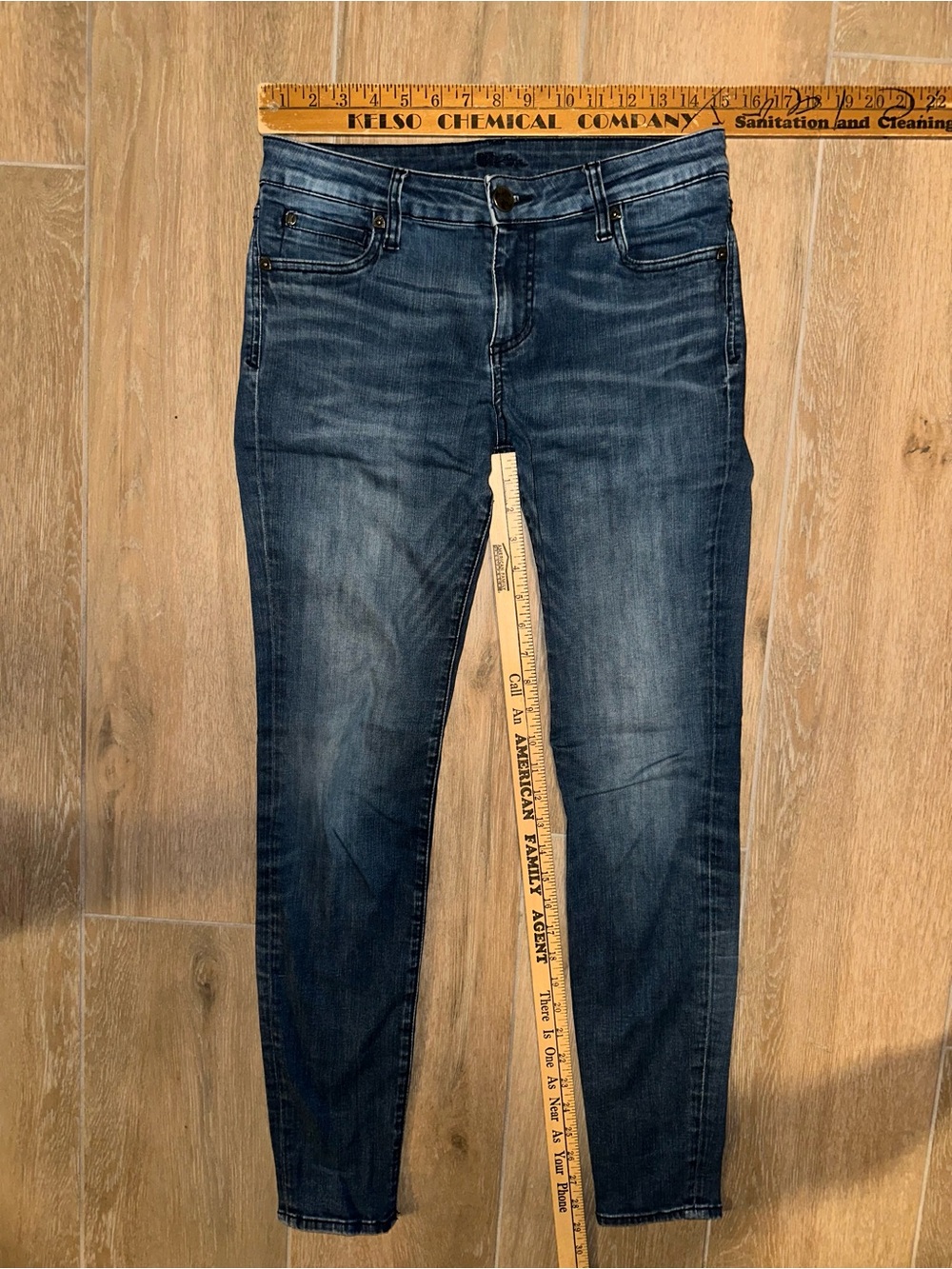 Kut from the Kloth straight/skinny leg jeans size 6